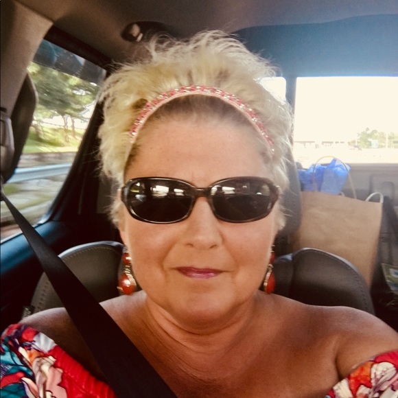 Meet your Posher, Julie - Picture 5 of 6